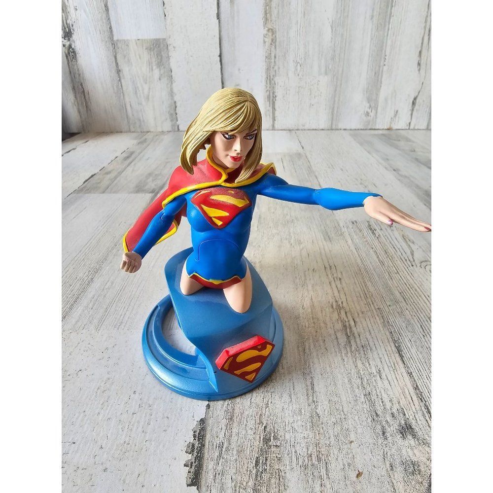 Superwoman bust statue Supergirl maddox figurine DC‎ mini